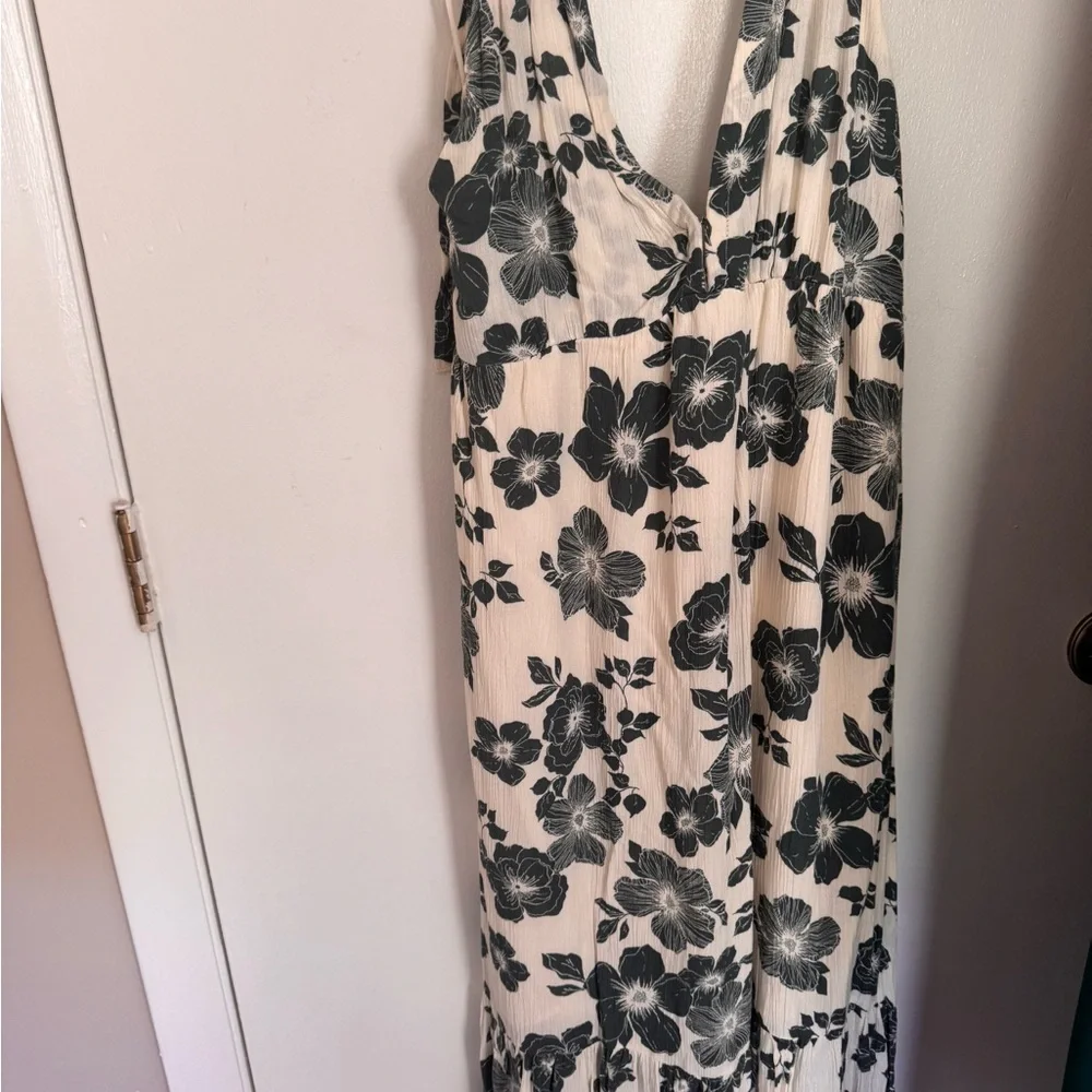 Abercrombie NWT Floral Tie-Shoulder Maxi Dress in Cream and Green